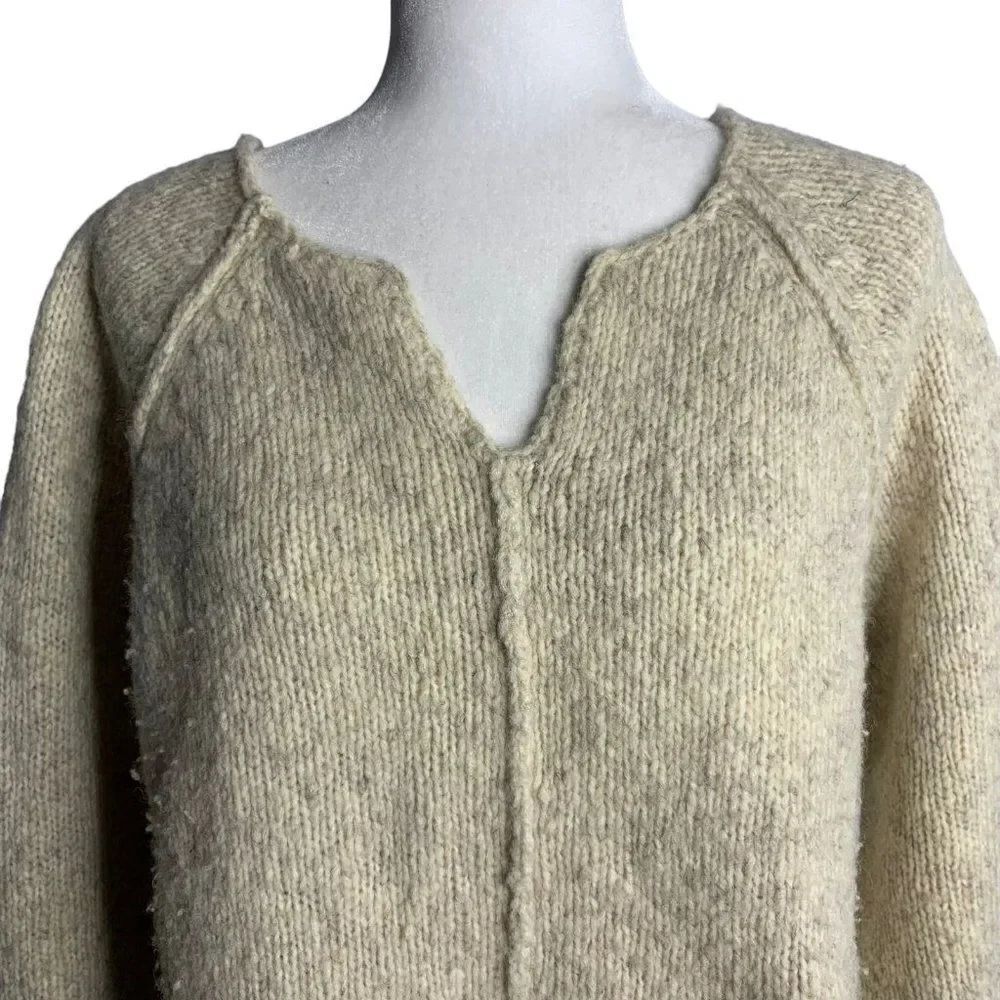 Vintage 90s DKNY Wool Chunky Knit Sweater S Beige Pullover V Neck Raglan Sleeves - Picture 2 of 6